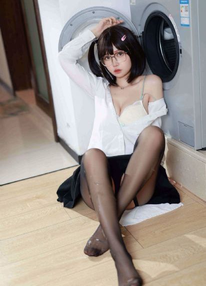 三个男人换着躁我一个人女人