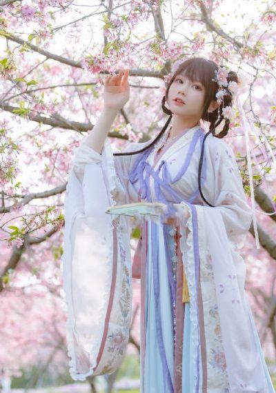 《年轻女教师2》在线观看