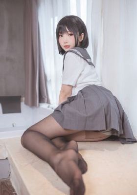 伦里片