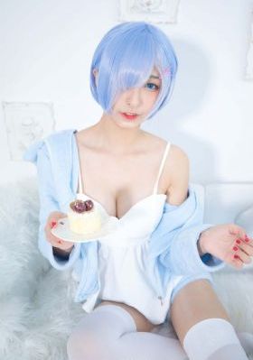 《老师请抱我》